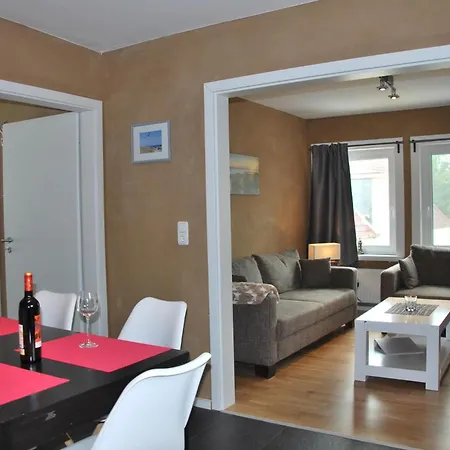 Haus Santalla Whg. Oberdeck 아파트 *