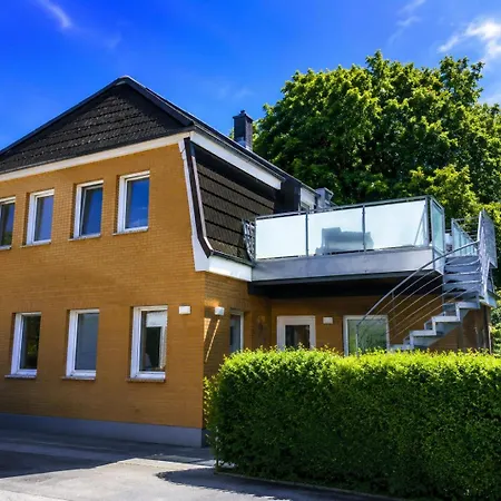 Haus Santalla Whg. Oberdeck 아파트 *